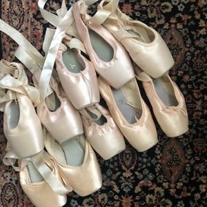 pointe shoes for crafting